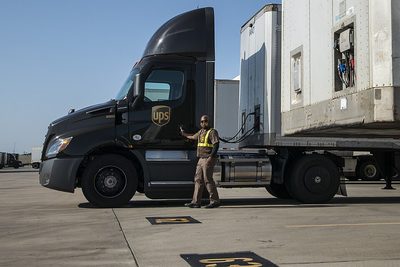 Thực Tập Sinh Logistics - Công Ty TNHH TMDV Phát Triển Chồi Xanh